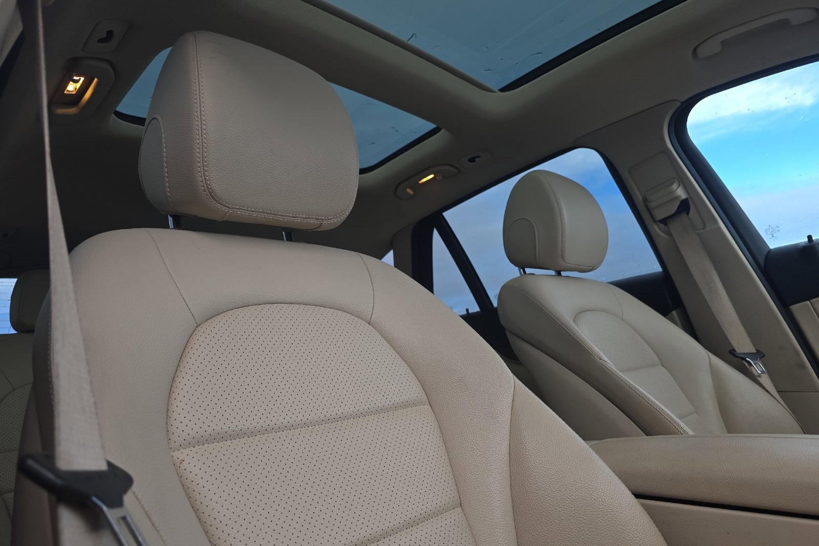 Used 2022 Mercedes-Benz GLC 300 4MATIC image 19