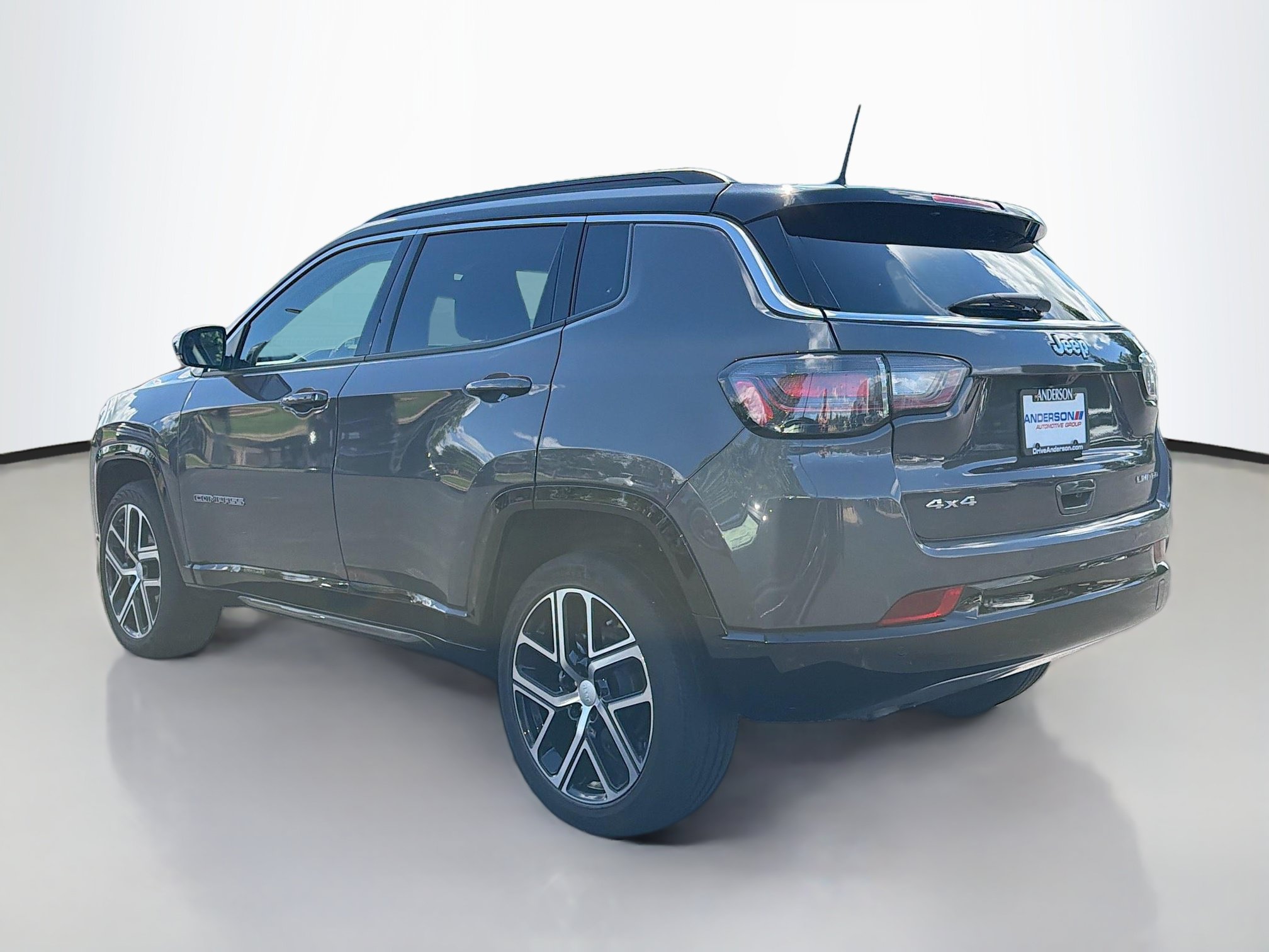 Used 2024 Jeep Compass Limited w/ Elite Group AWD/4WD image 13