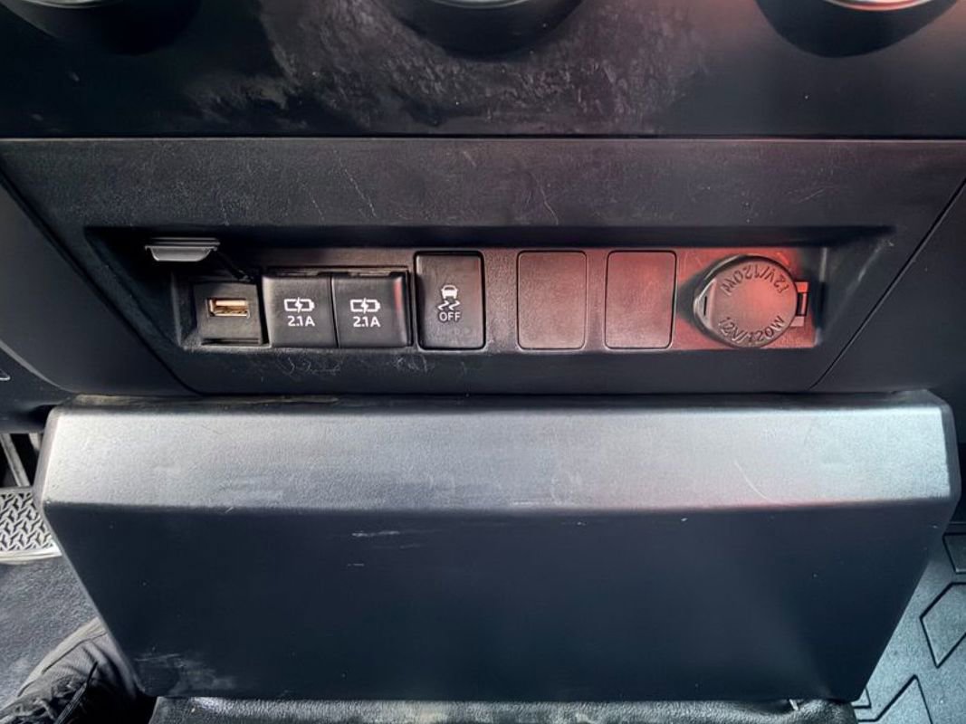 Used 2020 Toyota Tundra SR image 30