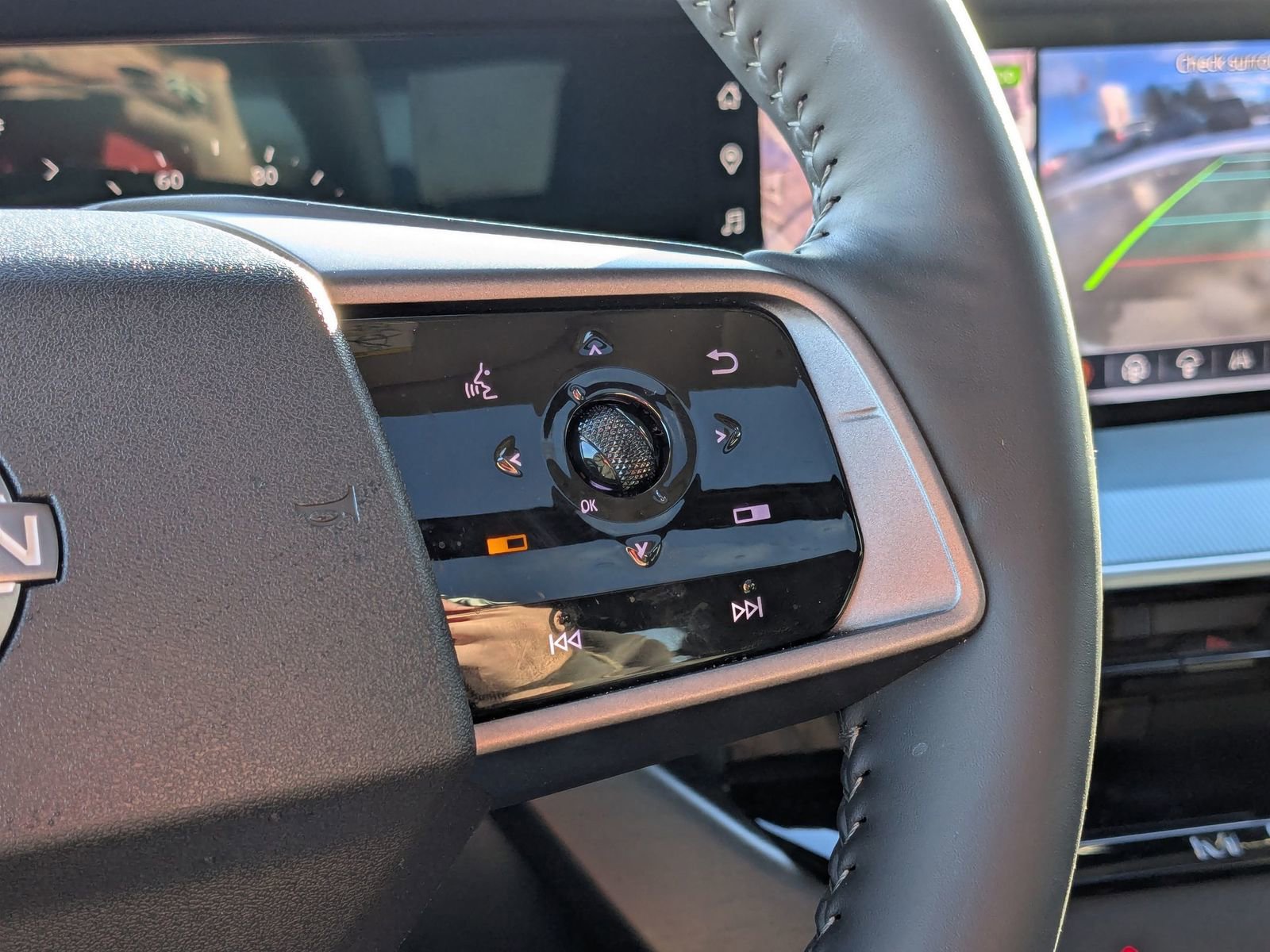 Used 2025 Nissan Murano SL image 19