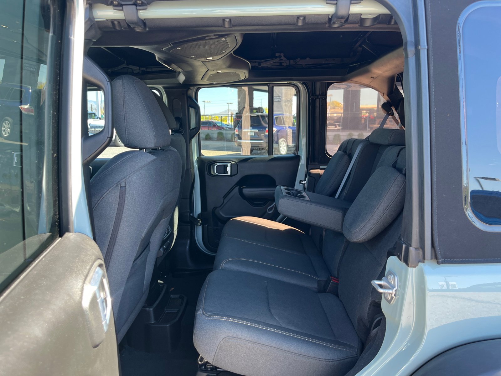 Used 2024 Jeep Wrangler Willys image 17