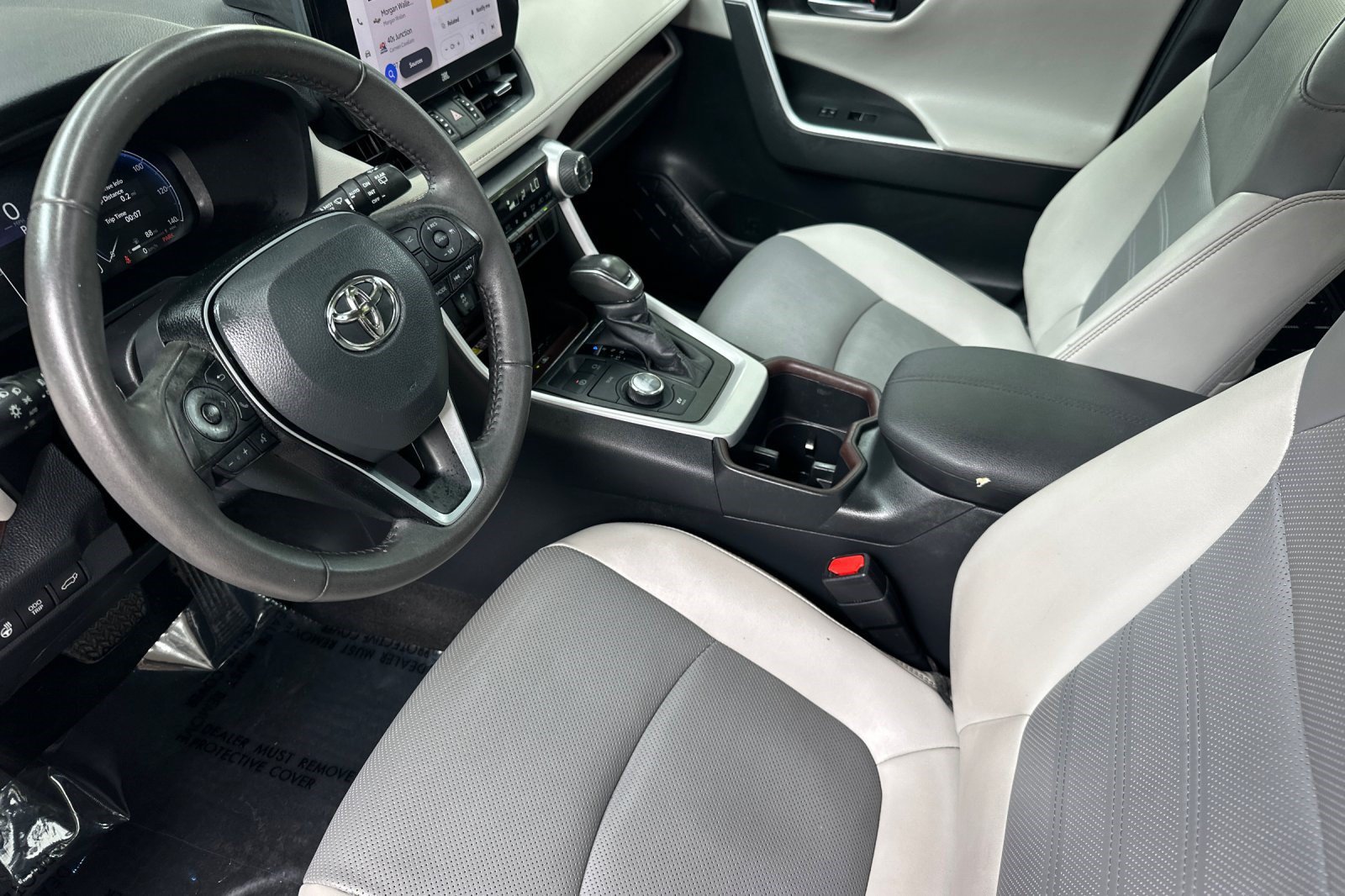 Used 2023 Toyota RAV4 Limited AWD/4WD image 4