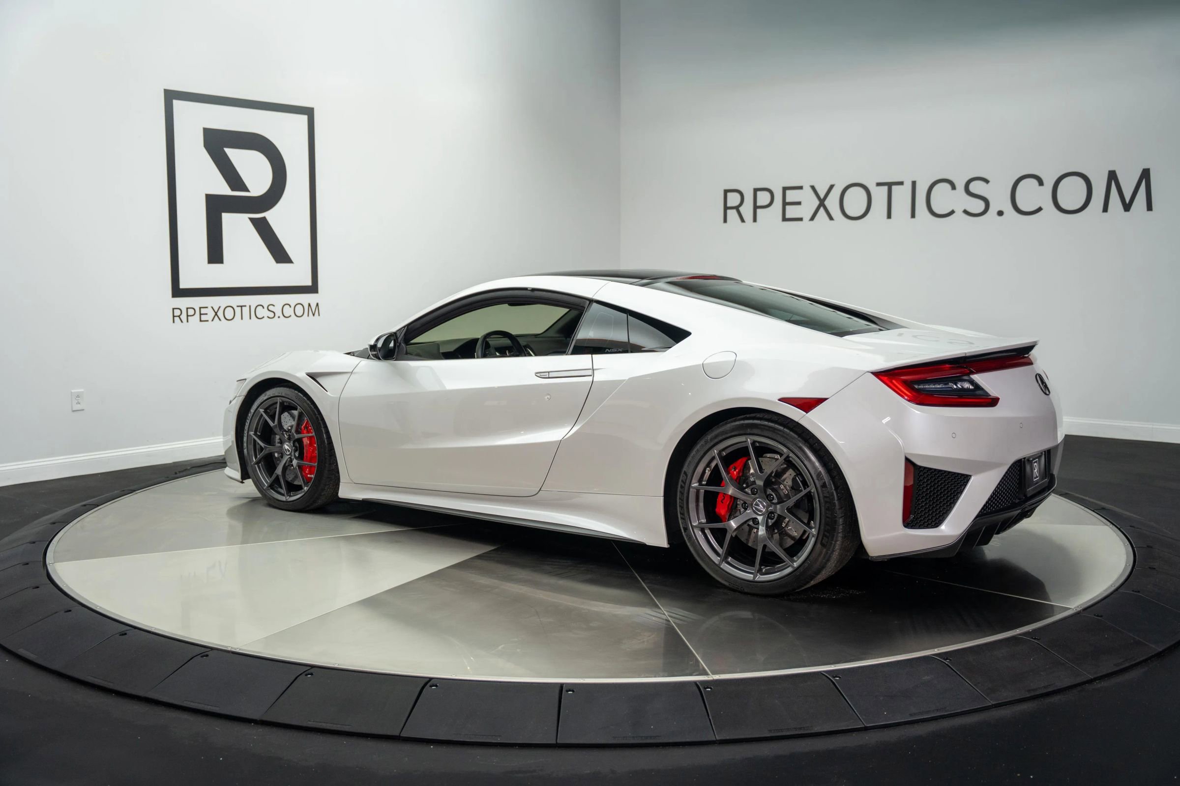 Used 2017 Acura NSX image 8