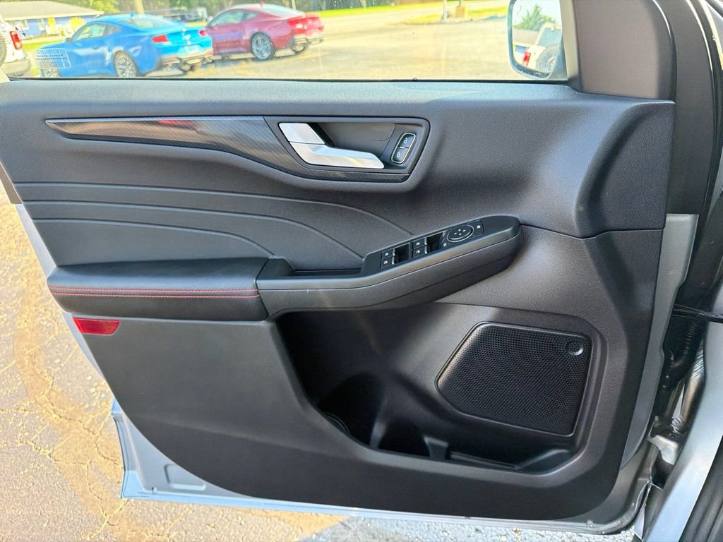 Used 2023 Ford Escape ST-Line w/ Tech Pack #1 FWD image 30