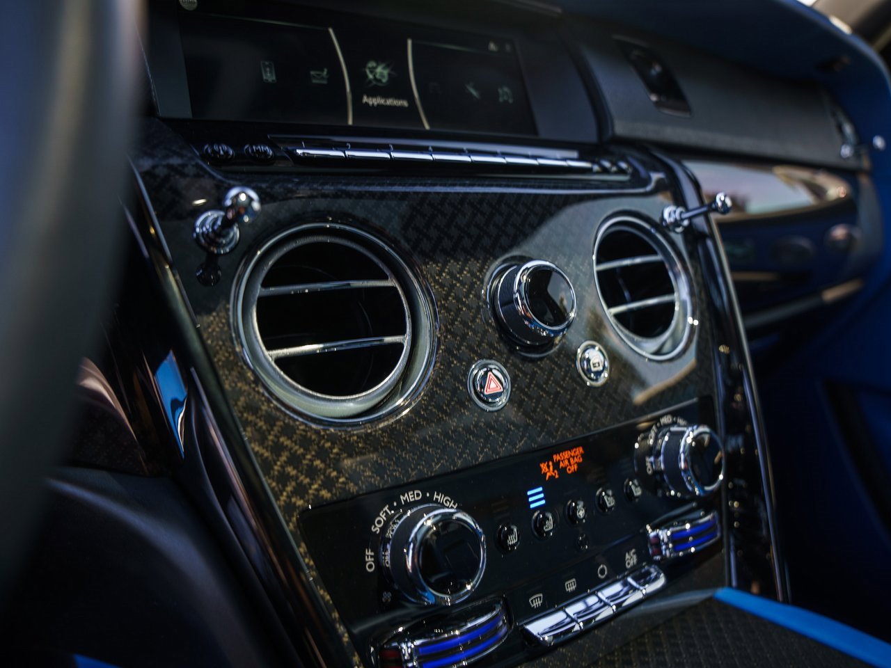 Certified 2023 Rolls-Royce Cullinan Black Badge w/ Driver's Package image 24