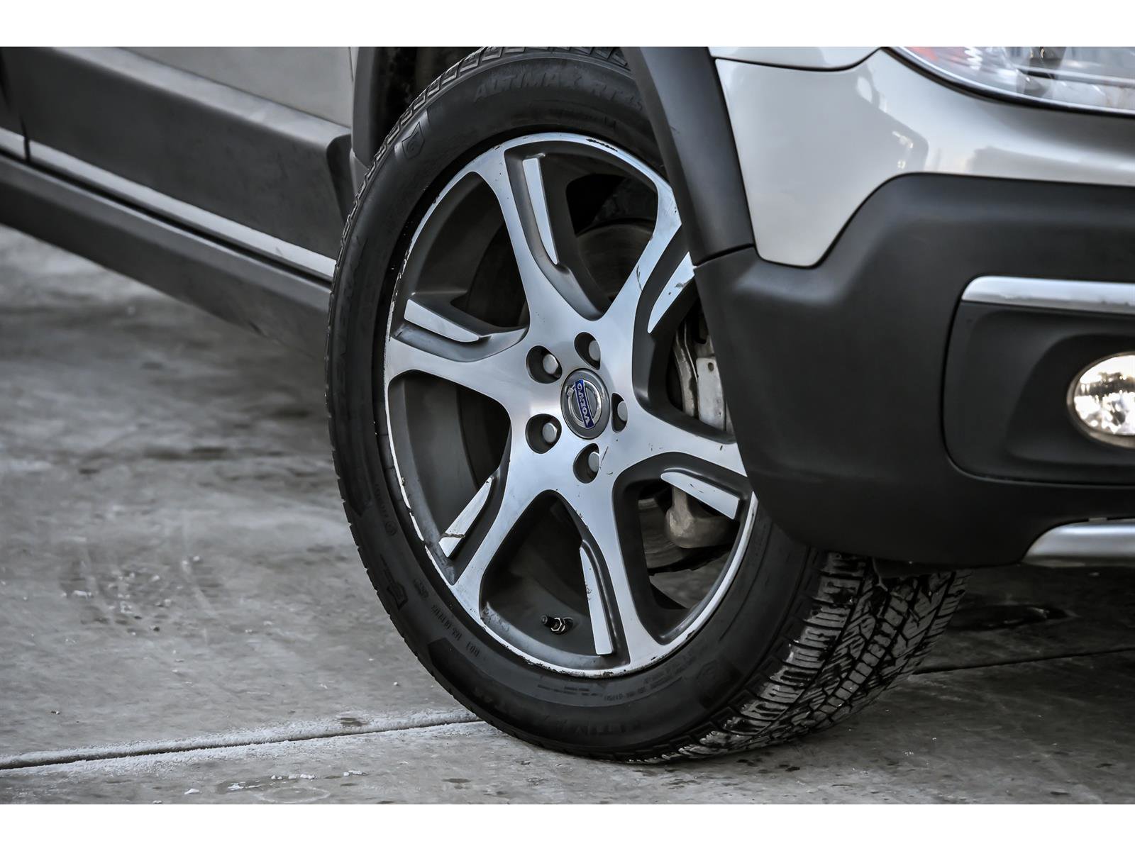 Used 2015 Volvo XC70 T6 Premier Plus image 3