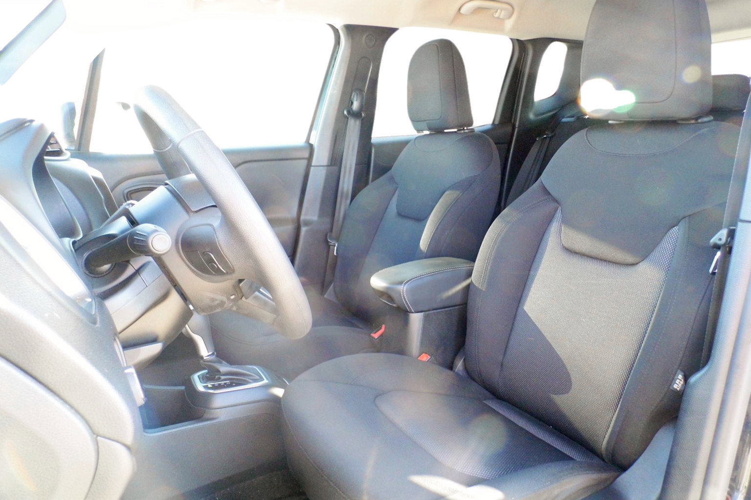 Used 2023 Jeep Renegade Latitude image 18