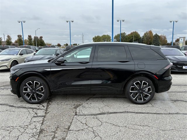 New 2025 Lincoln Nautilus Reserve image 8