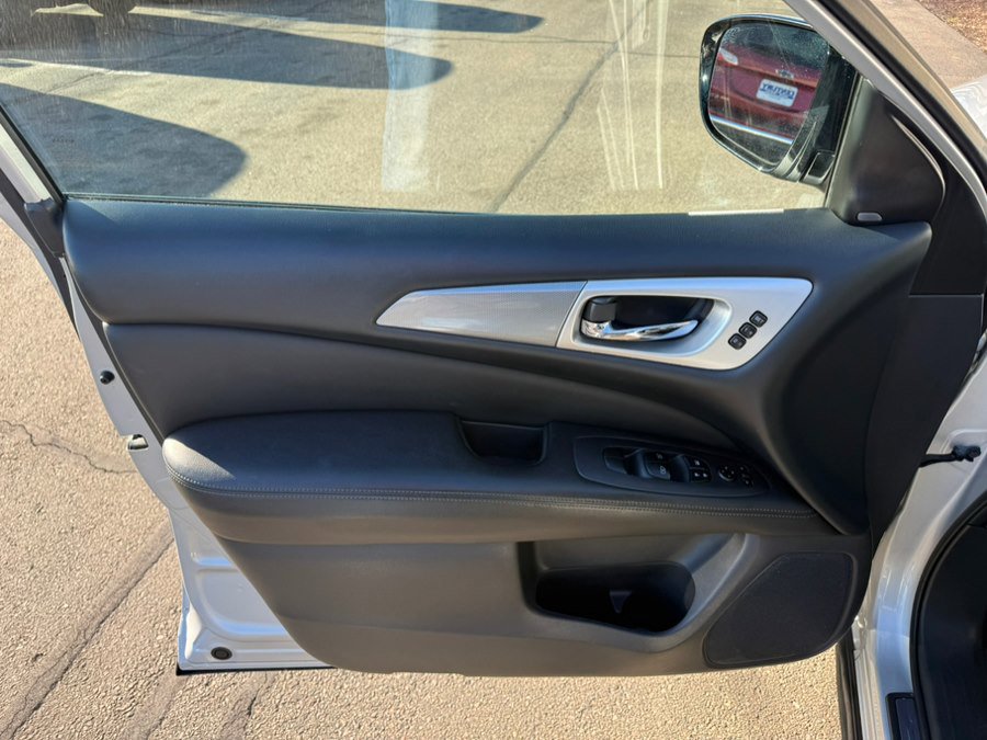 Used 2017 Nissan Pathfinder SL image 13