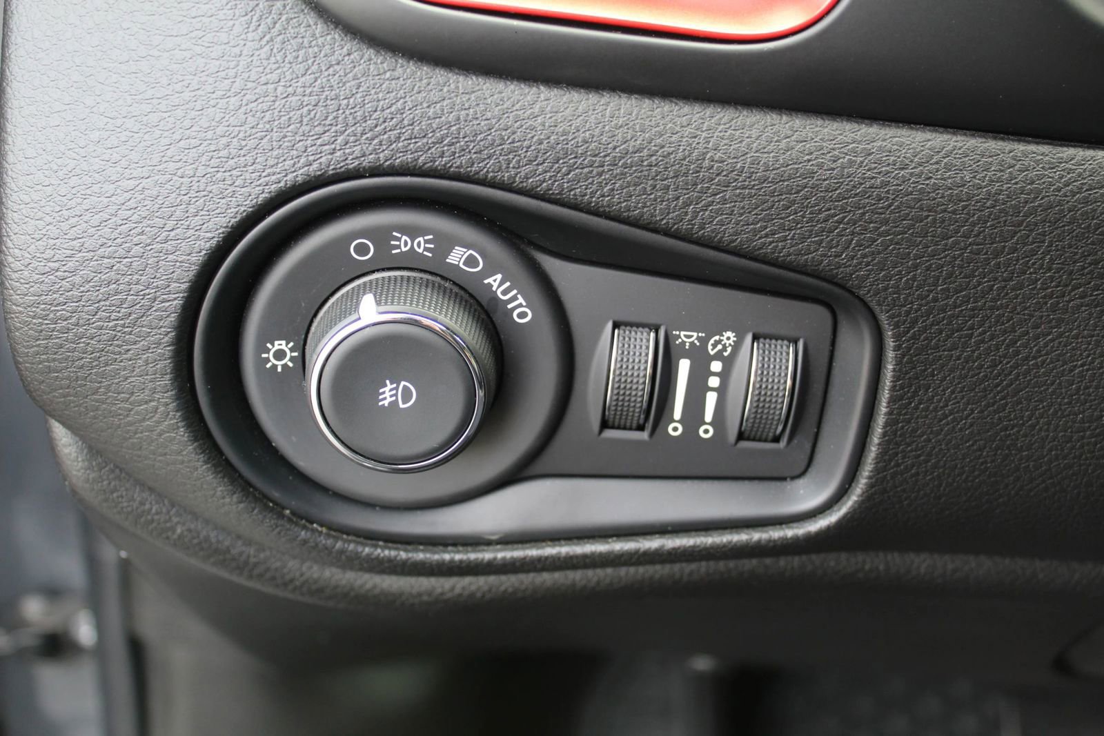 Used 2022 Jeep Renegade Trailhawk image 23