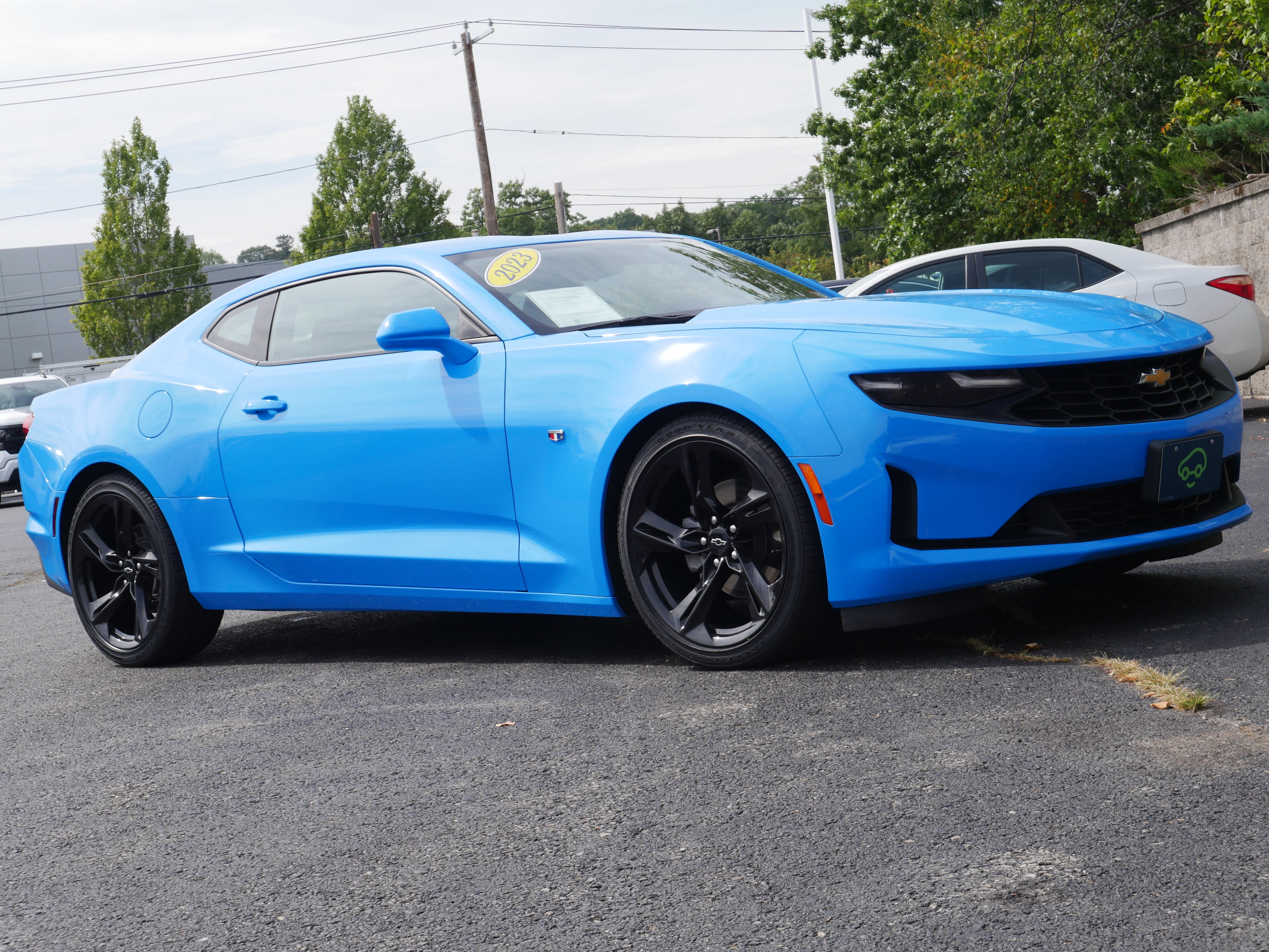 Used 2023 Chevrolet Camaro LT RWD image 9