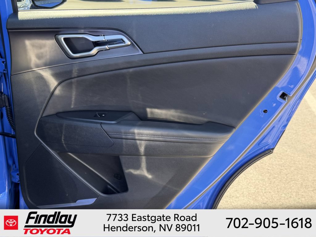 Used 2026 Kia Sportage EX w/ EX Panorama Roof Package FWD image 17