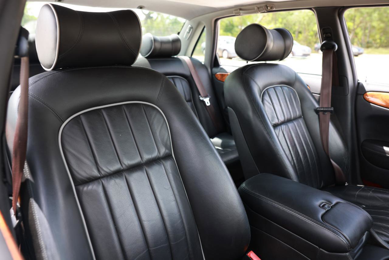 Used 2002 Jaguar XJ8 RWD image 18