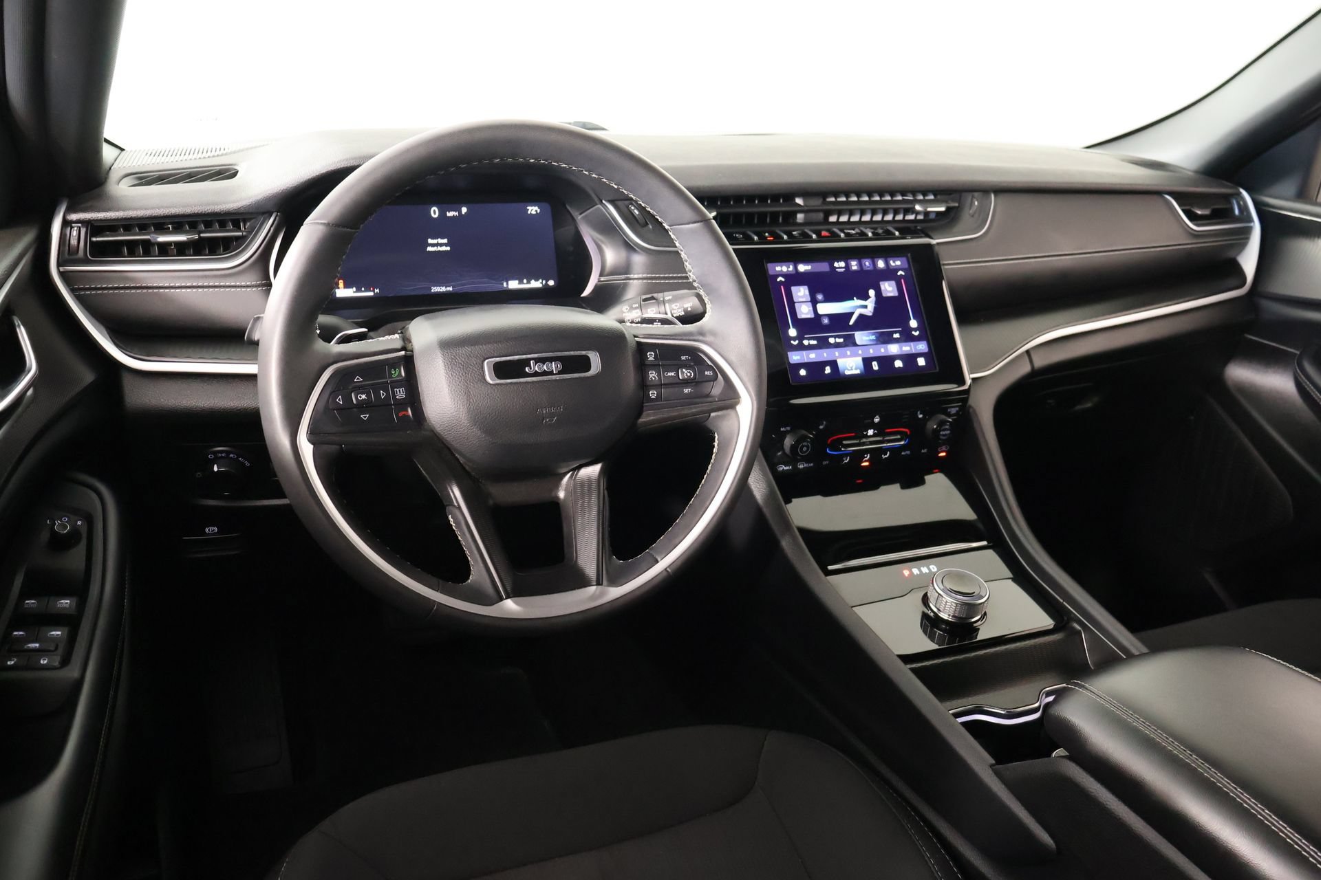 Used 2024 Jeep Grand Cherokee Laredo w/ Luxury Tech Group I AWD/4WD image 2