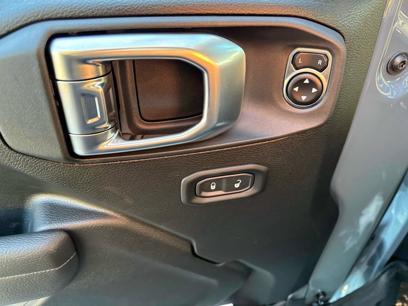 New 2026 Jeep Wrangler Unlimited Sport image 12