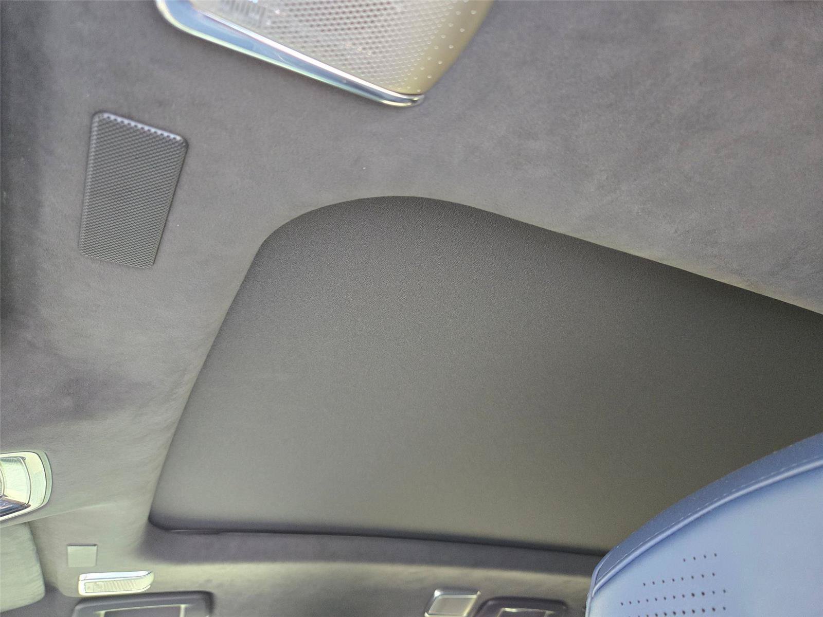 New 2026 Cadillac Vistiq Premium Luxury w/ LPO, Floor Liner Package AWD/4WD image 9