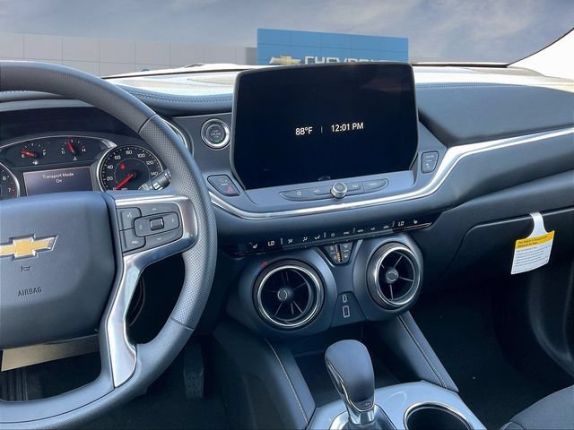Used 2026 Chevrolet Blazer LT w/ Midnight/Sport Edition FWD image 6