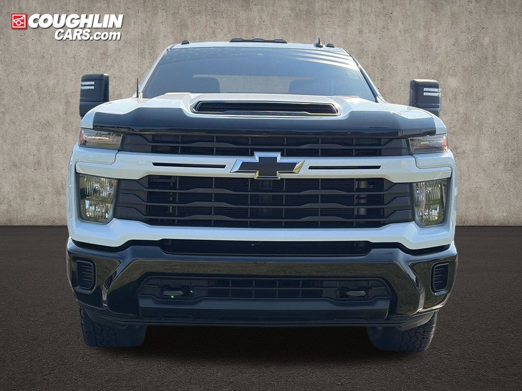 Used 2024 Chevrolet Silverado 2500 Custom w/ Custom Value Package AWD/4WD image 4