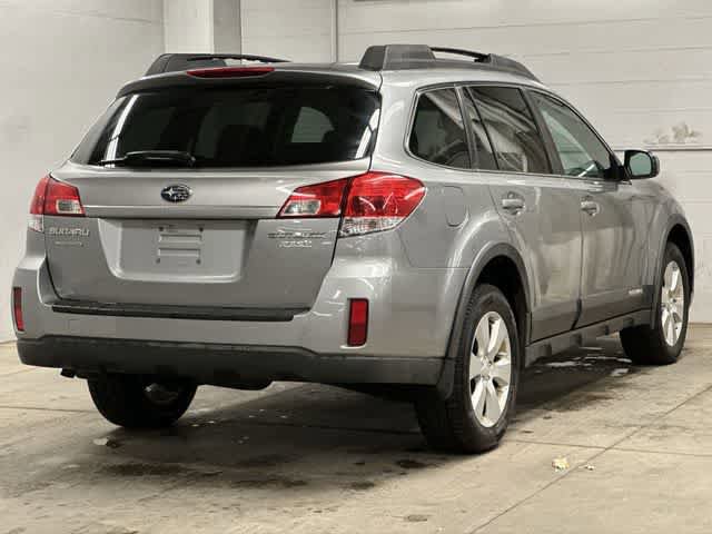 Used 2010 Subaru Outback 2.5i Limited image 21