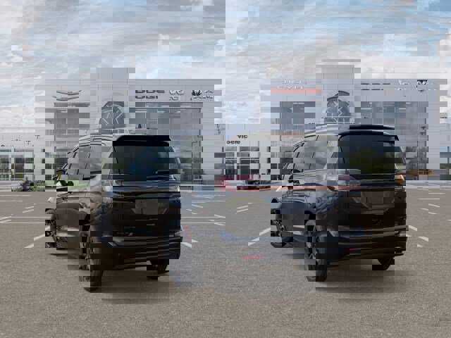 New 2026 Chrysler Pacifica Limited w/ S Appearance Package image 3