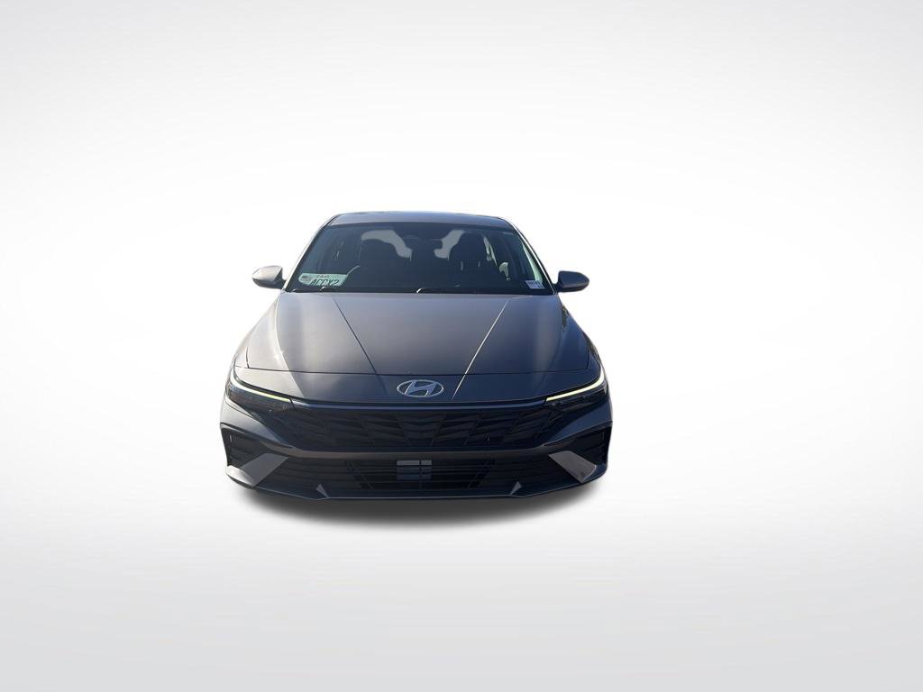 Used 2024 Hyundai Elantra SE FWD image 8