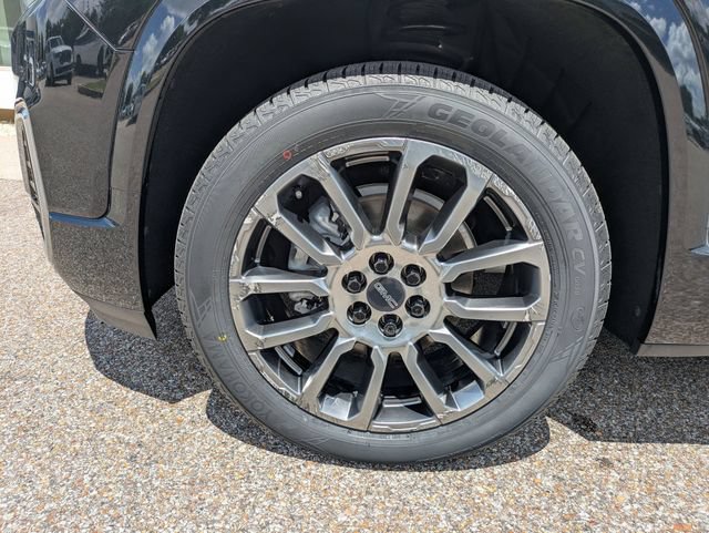 Used 2023 GMC Acadia Denali w/ Black Diamond Edition FWD image 12