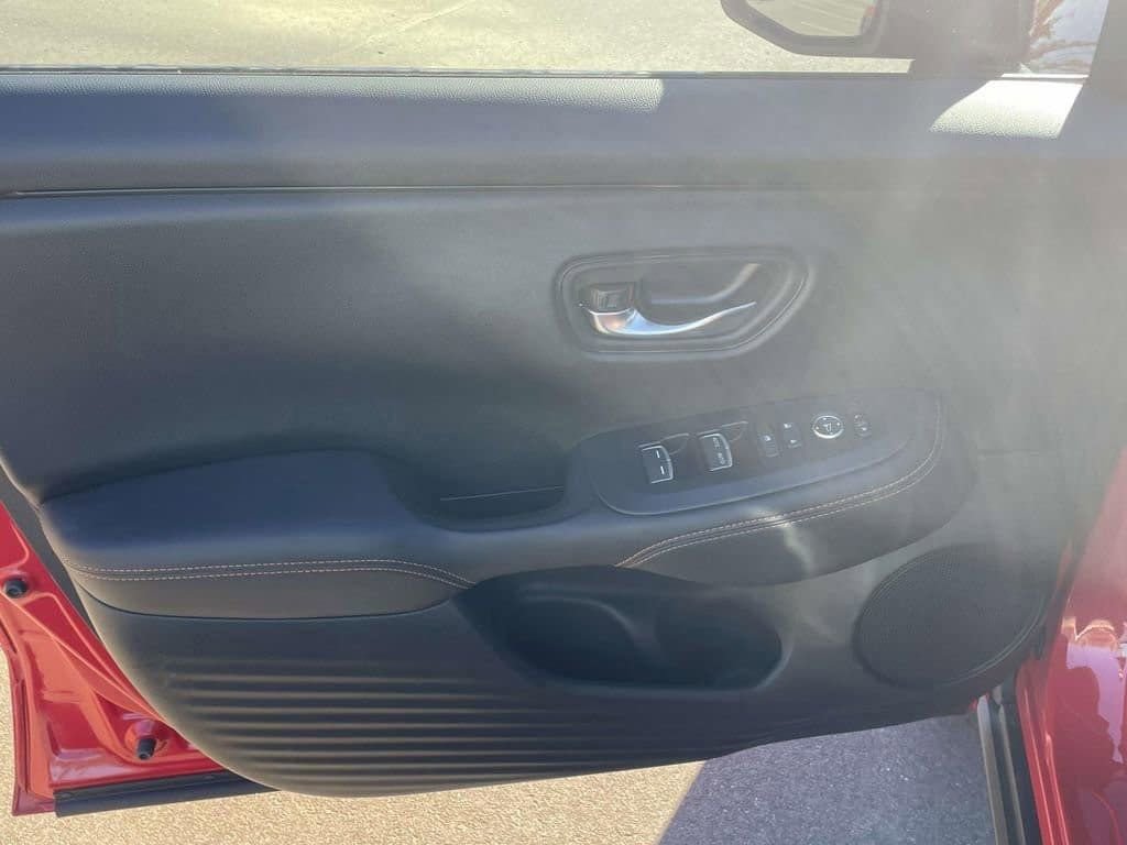 Used 2025 Honda HR-V Sport image 19