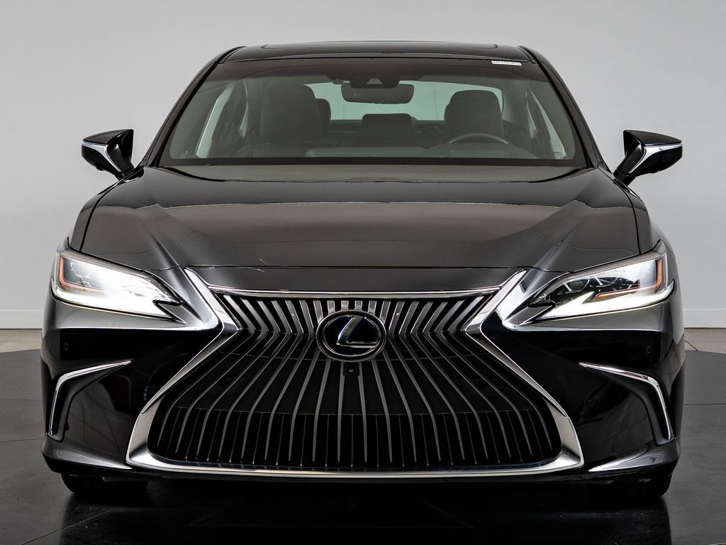Certified 2020 Lexus ES 300h Ultra Luxury w/ Accessory Package FWD image 2