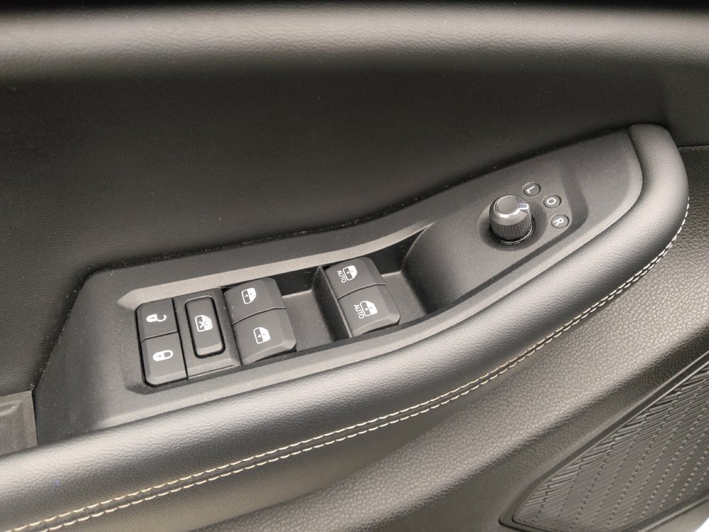 Used 2023 Jeep Grand Cherokee Altitude AWD/4WD image 27