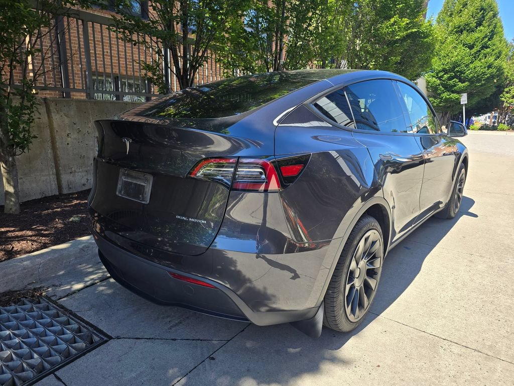 Used 2024 Tesla Model Y Long Range AWD/4WD image 4