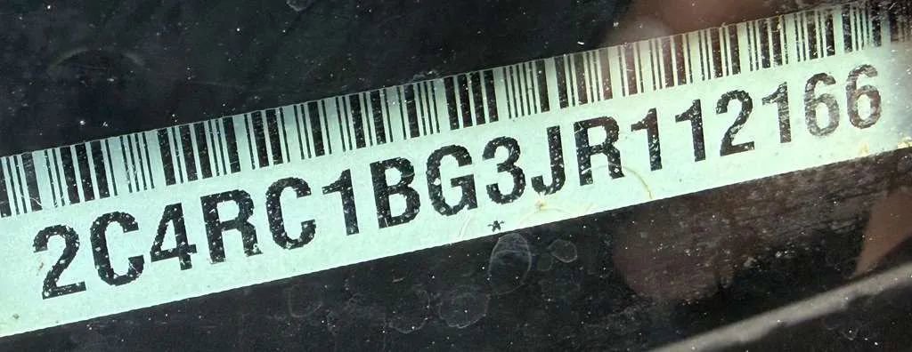 Used 2018 Chrysler Pacifica Touring-L FWD image 19