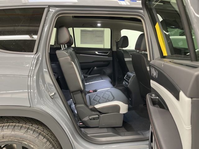 New 2026 Volkswagen Atlas Peak Edition image 14