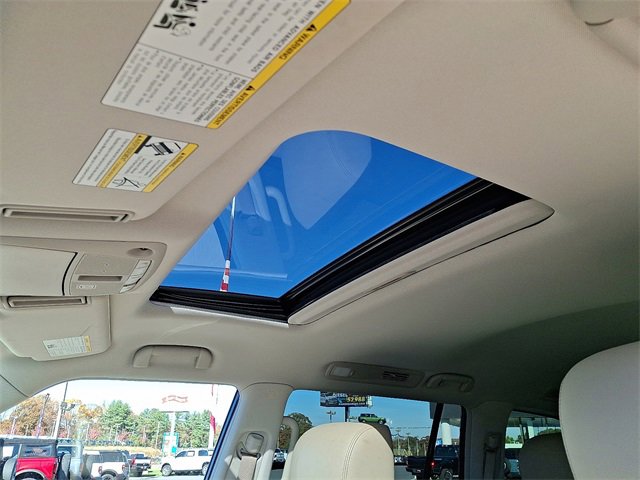 Used 2022 Nissan Armada Platinum w/ Captain's Chairs Package image 14