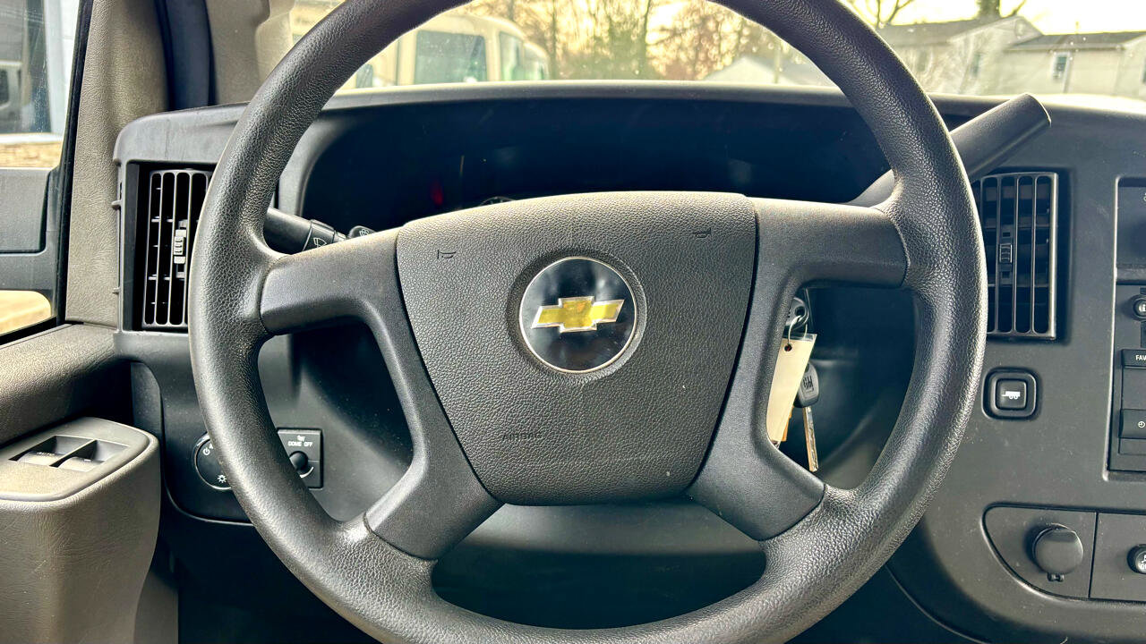 Used 2021 Chevrolet Express 2500 Extended image 4