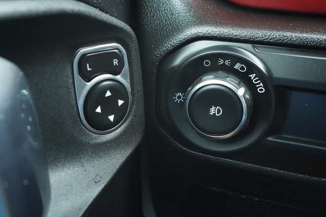 Used 2023 Jeep Wrangler Unlimited Rubicon AWD/4WD image 12