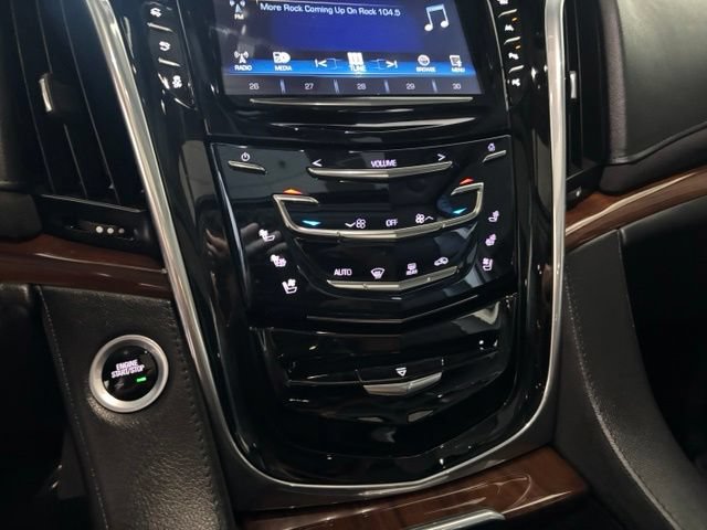 Used 2018 Cadillac Escalade Premium Luxury AWD/4WD image 29