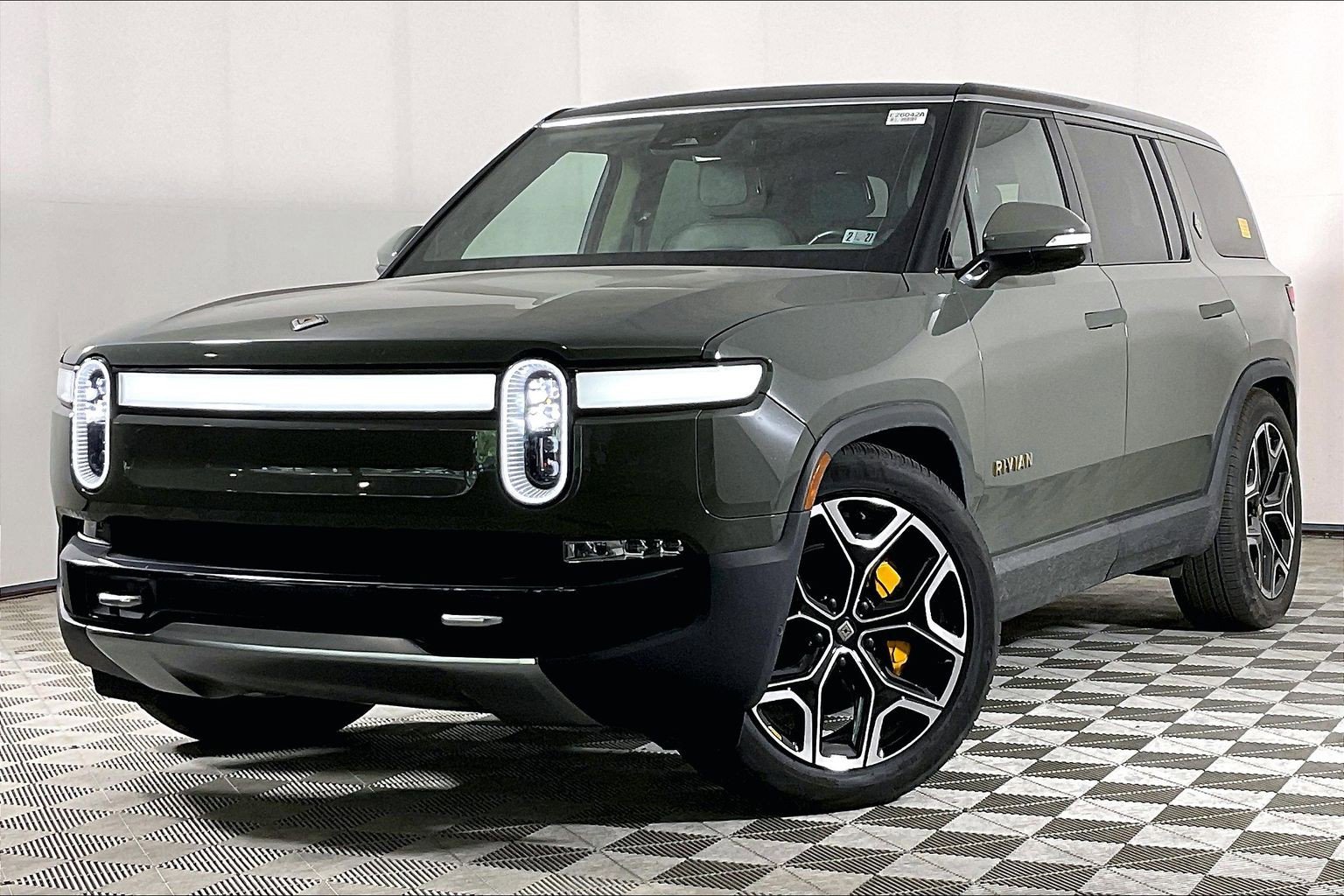 Used 2023 Rivian R1S Launch Edition AWD/4WD image 2