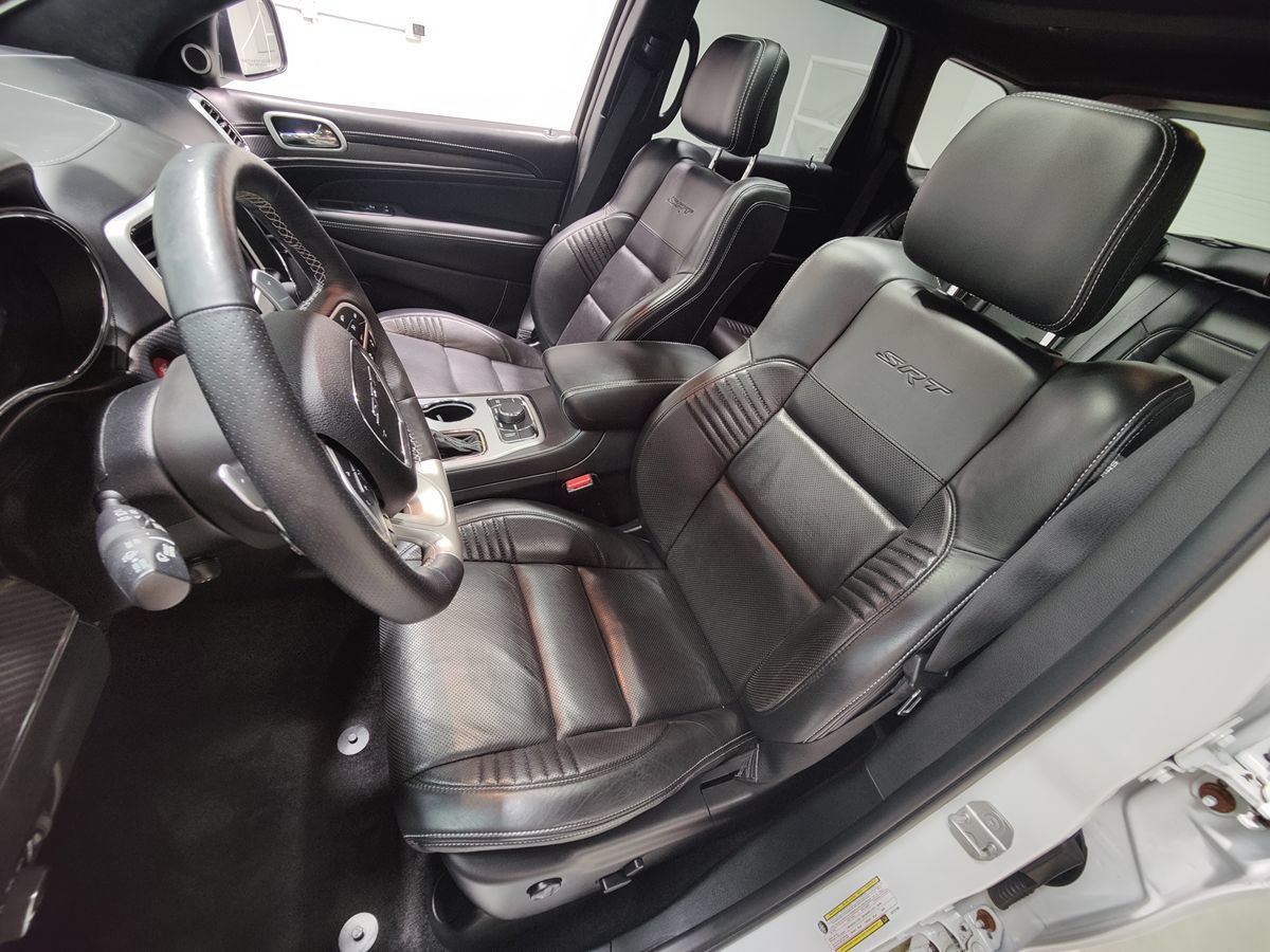 Used 2018 Jeep Grand Cherokee SRT AWD/4WD image 27