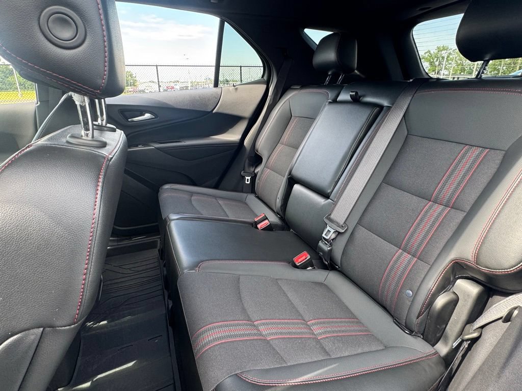Used 2023 Chevrolet Equinox RS w/ LPO, Floor Liner Package FWD image 35