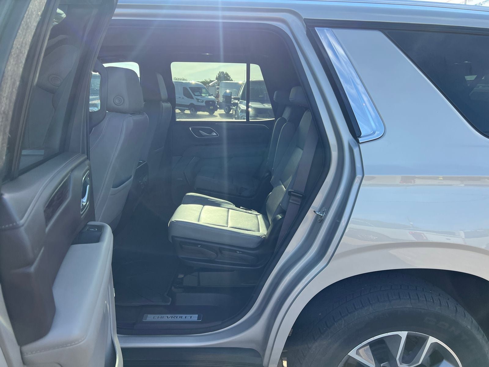 Used 2022 Chevrolet Tahoe LT w/ Luxury Package RWD image 15