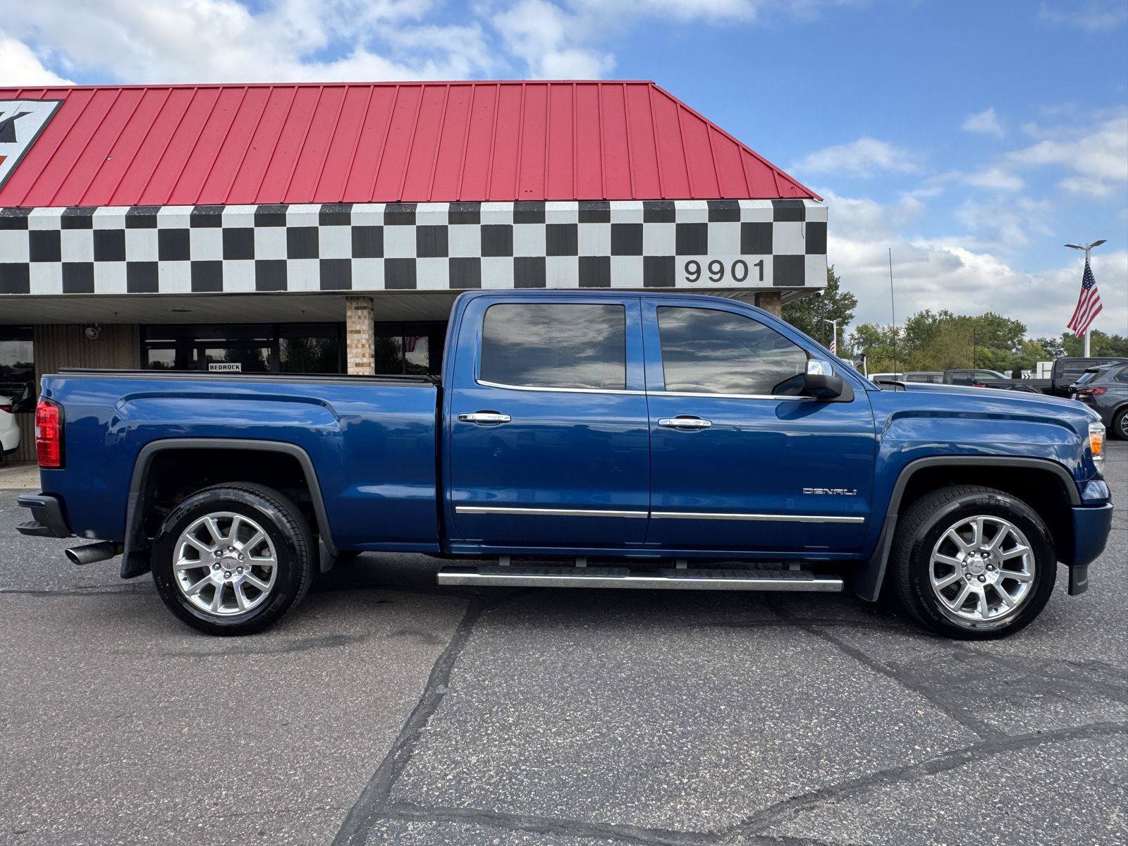 Used 2015 GMC Sierra 1500 Denali w/ Driver Alert Package AWD/4WD image 8