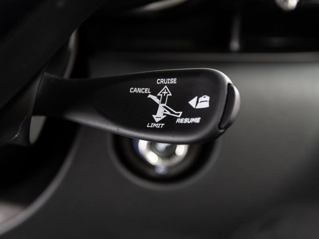 Used 2023 McLaren Artura image 16