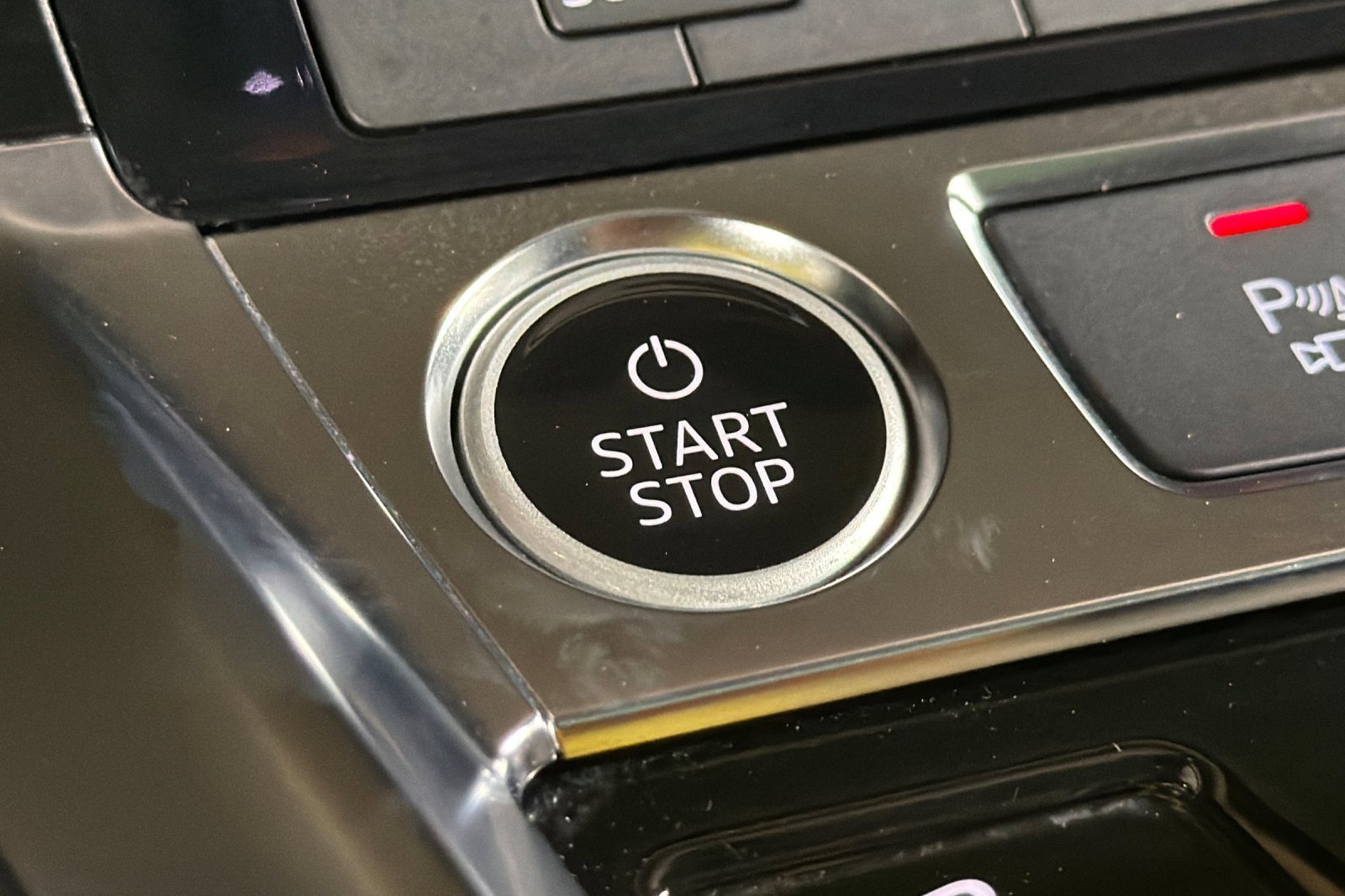 Certified 2023 Audi e-tron Premium w/ Convenience Plus Package image 19