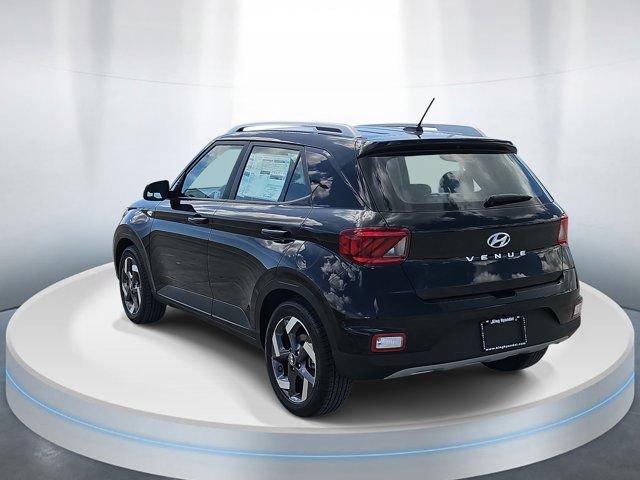 New 2025 Hyundai Venue SEL FWD image 3