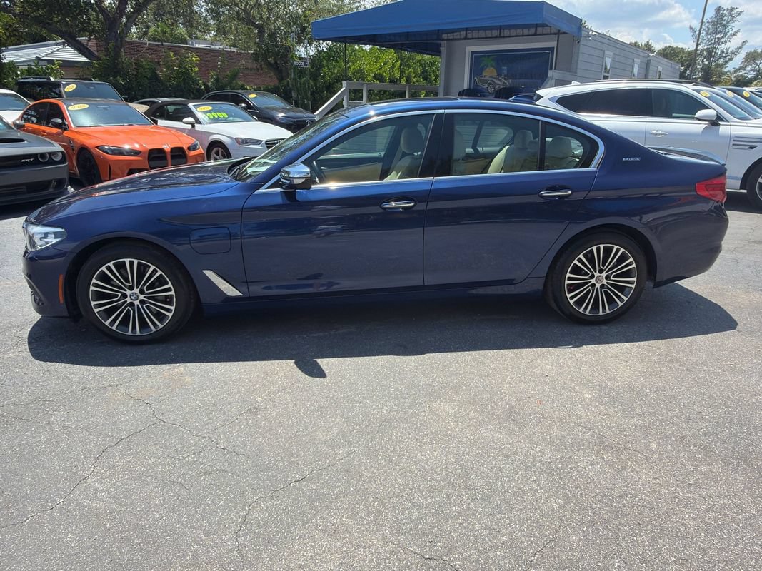 Used 2018 BMW 530e xDrive AWD/4WD image 2