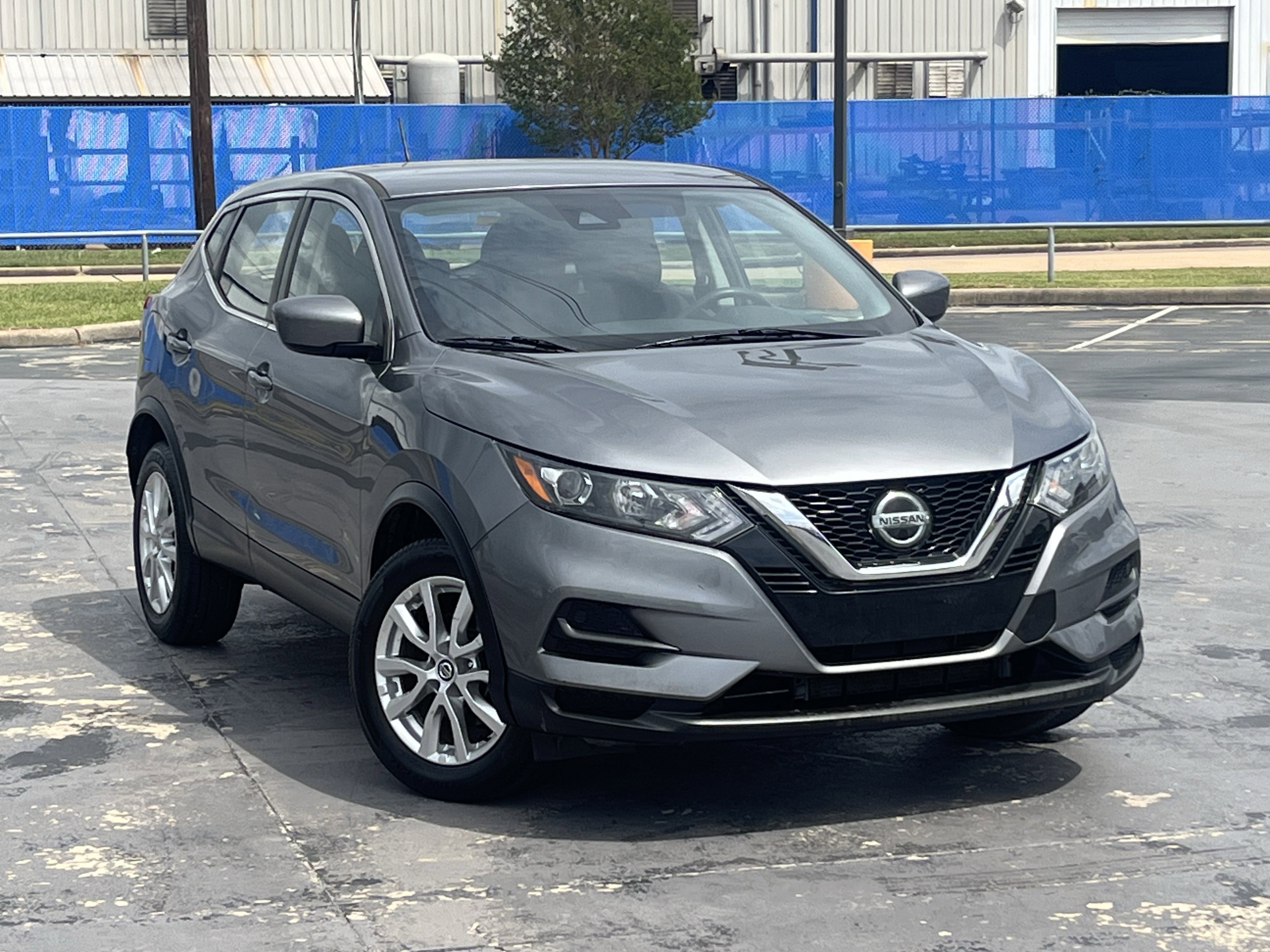 Used 2021 Nissan Rogue Sport S FWD image 3