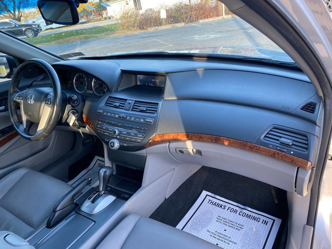 Used 2011 Honda Accord EX-L image 30