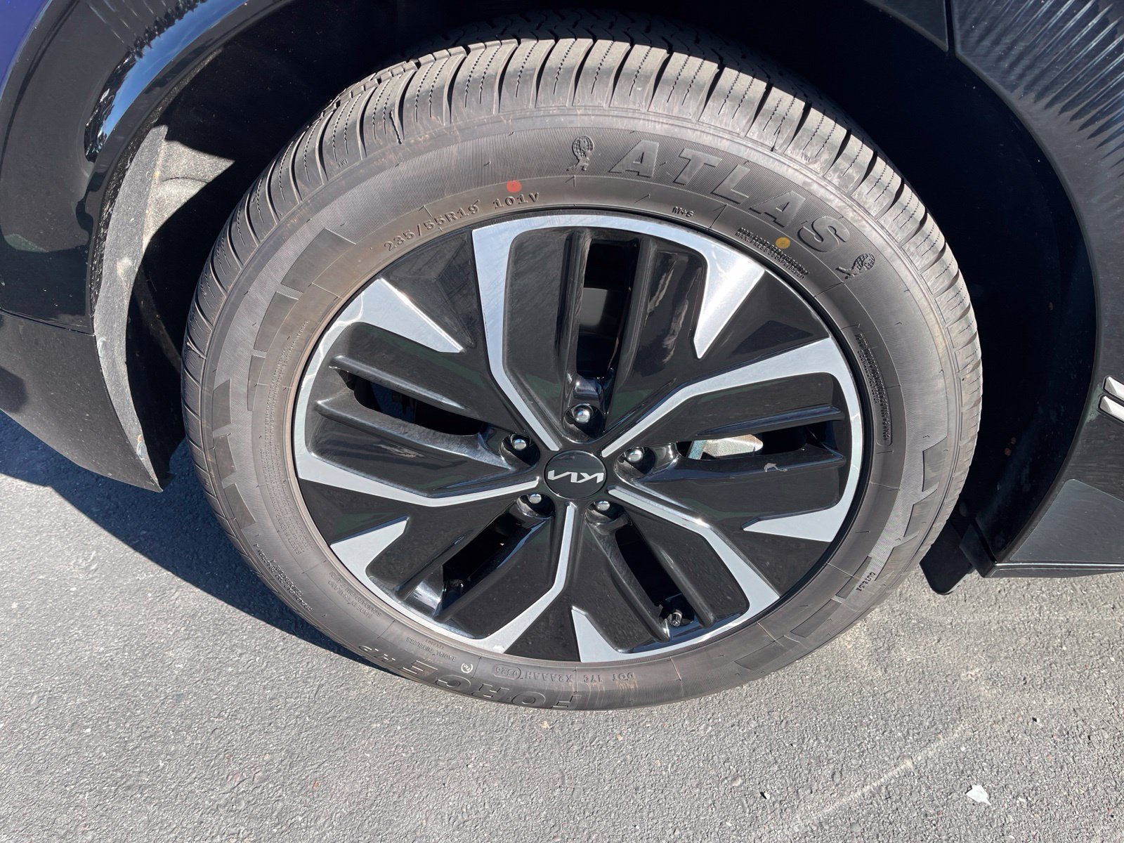 Used 2023 Kia EV6 Wind RWD image 3