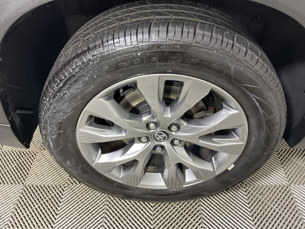 Used 2024 Toyota Grand Highlander AWD image 10