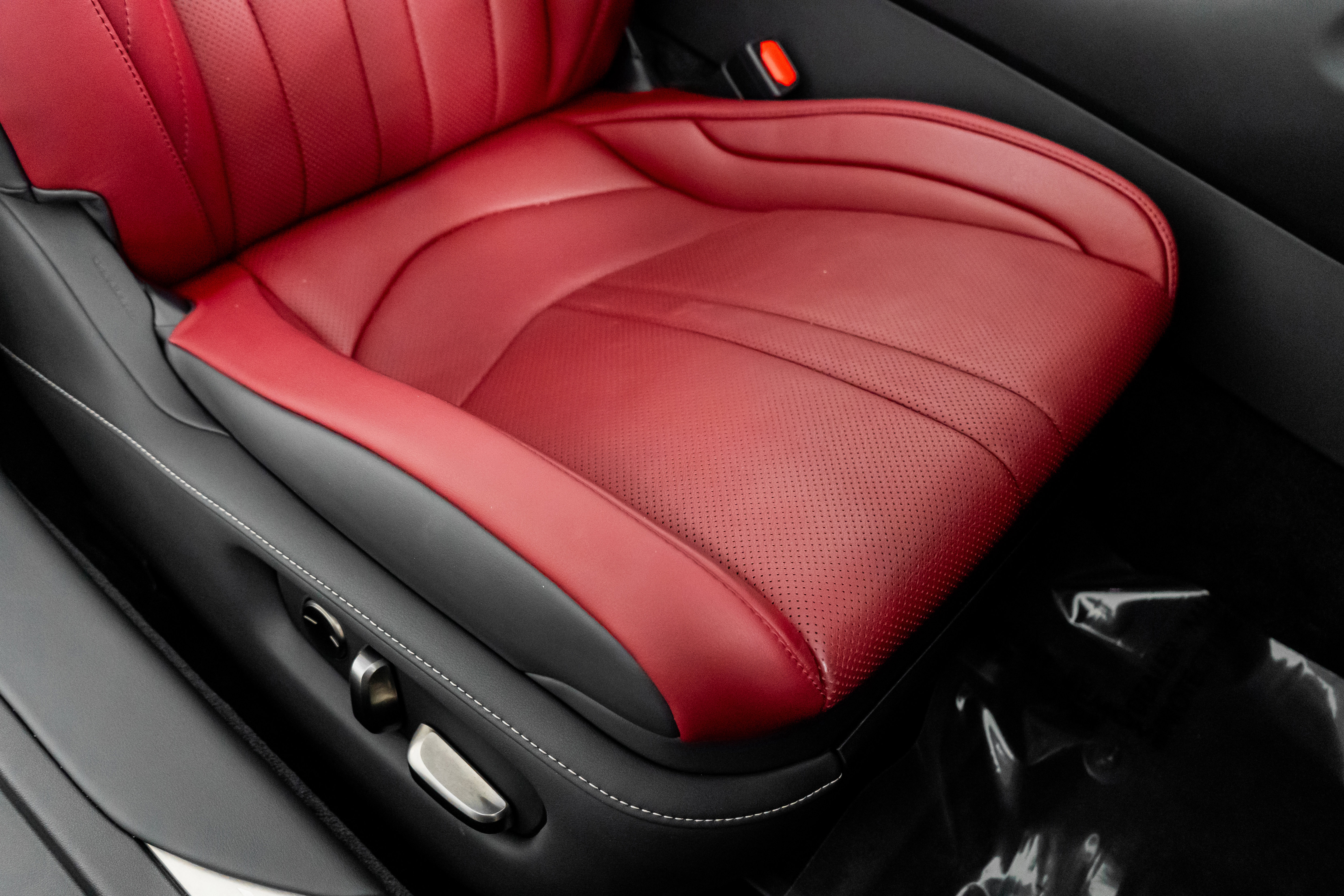 Used 2024 Lexus LC 500 Convertible image 29